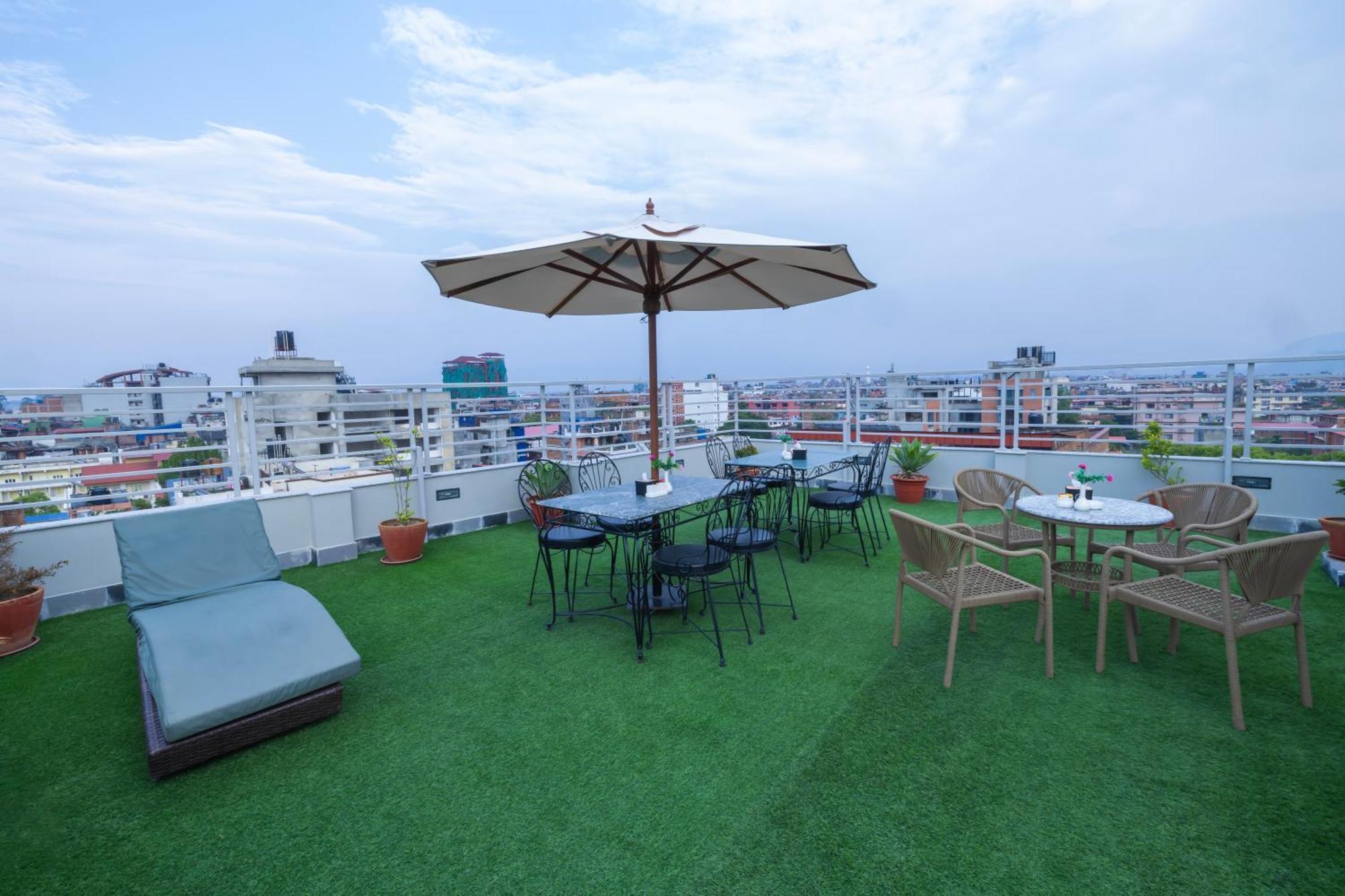 Divine Kathmandu Hotel Buitenkant foto